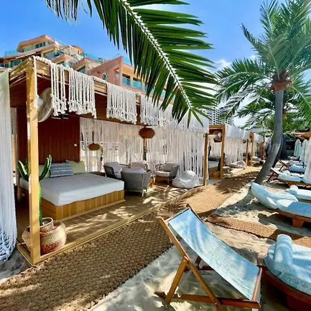 Апартаменти Luxury Rest Dolphin Club *