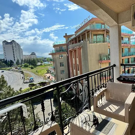 Luxury Rest Dolphin Club Апартаменти