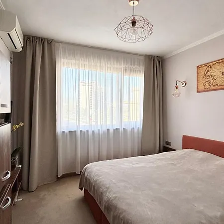 Апартаменти Luxury Rest Dolphin Club *