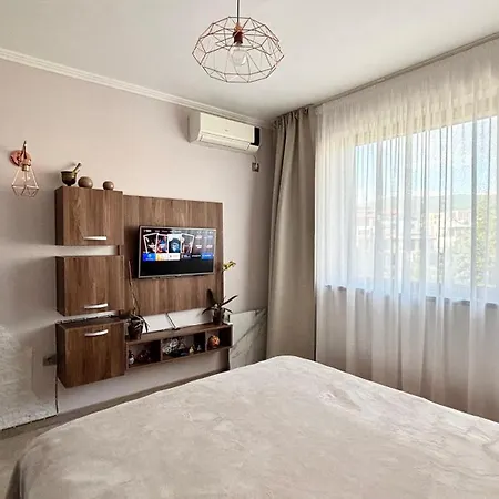 Luxury Rest Dolphin Club Апартаменти